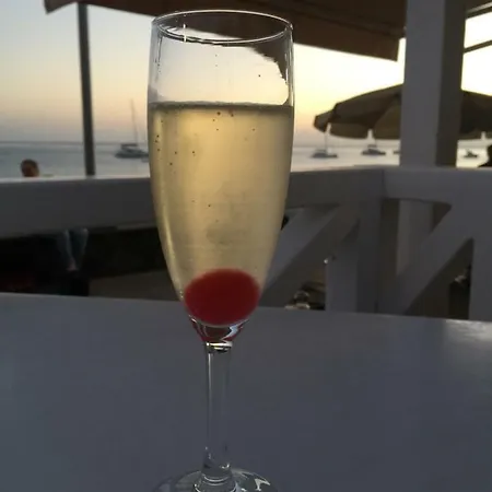 Il Paradiso Esiste كوستا كالما